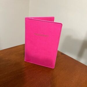 Via Lorenzo N 26 Passport Cover Pink